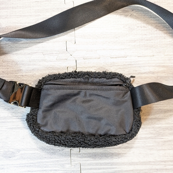 best anti theft travel sling bags for men Pacsafe® EXP 12
